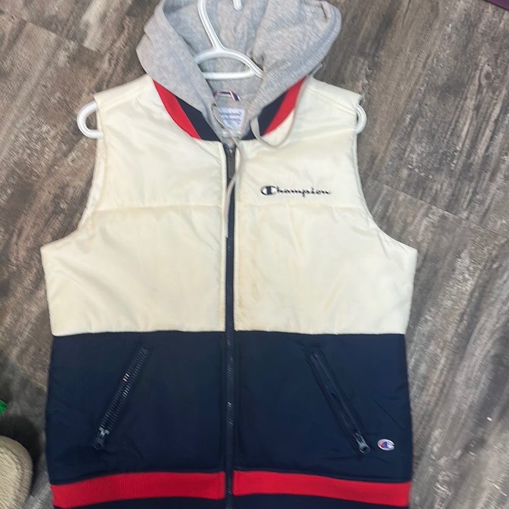 Champion vest size M